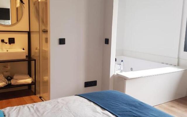 Párpados, casa con jacuzzi para dos