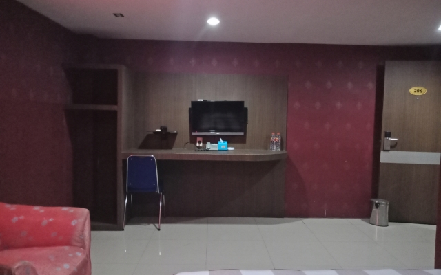 OYO 2574 Z Suites Hotel