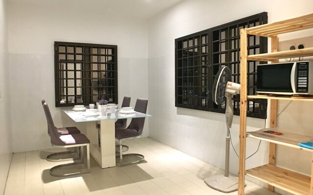 iBook8 Superior 1 Bedroom Gurney Suites  by iBook Homestay