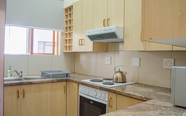 Searle's Manor - Apt 13
