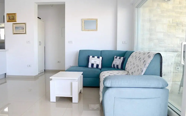 Seafront 2-bedroom Apartment The New View
