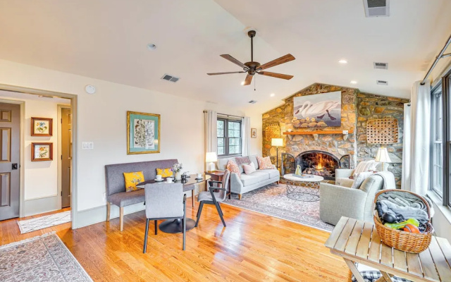 Aldie Home w/ Private Pool: Near Wineries!