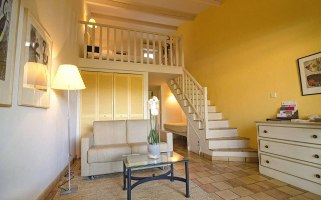 Hotel Spa & Restaurant Cantemerle