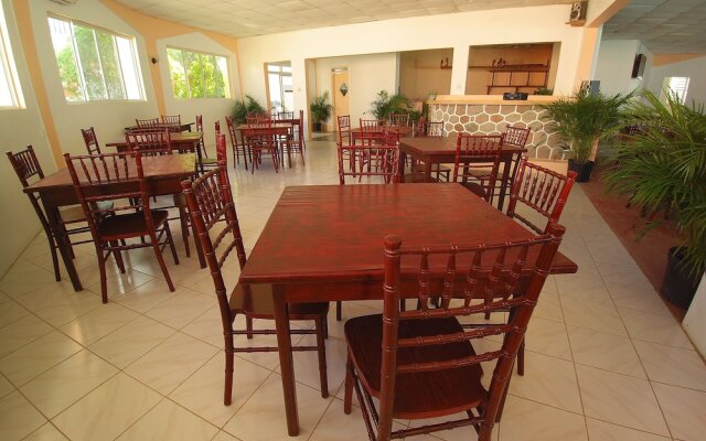Pinneys Beach Hotel Nevis