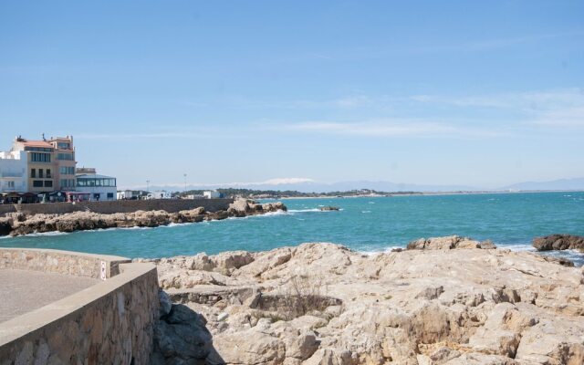 Luxury Apartment in L'escala Catalonia near Beach