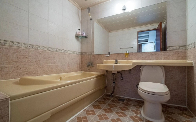 Taebaek Tourist Hotel