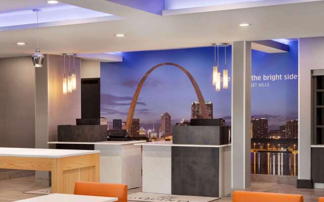 La Quinta Inn & Suites by Wyndham St Louis Route 66