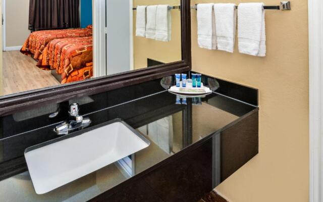 Scottish Inn and Suites Highway Six South