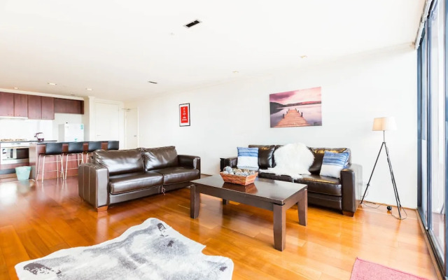 MORGAN, 2BDR Southbank Apartment