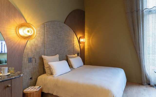 Yndo Hotel