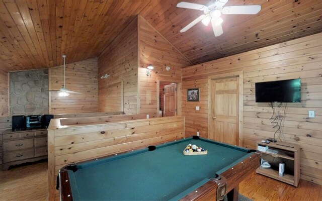 Bearly Visible - 2 Br Cabin