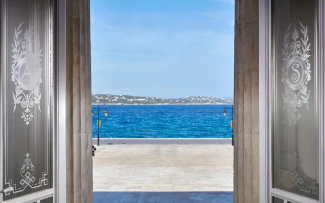 Poseidonion Grand Hotel