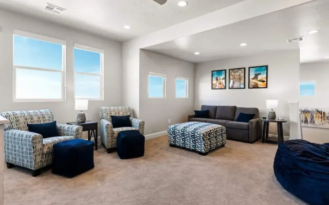 Whose Your Caddy? 5 Bedroom Home