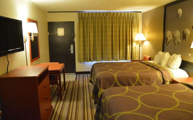 Super 8 Longview/North