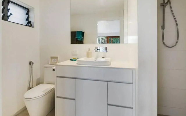 Woolloongabba, comfortable, modern, private studio