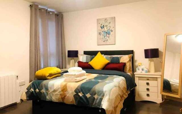 Aarons Stunning 2-bed in Aberdeen City Centre