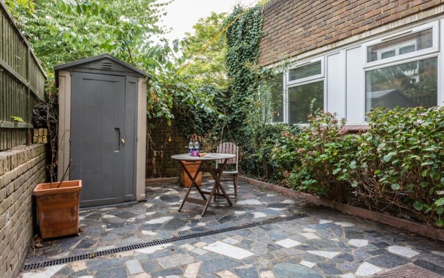 2 Bedroom Flat In Hammersmith Near The Thames