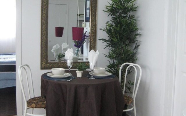 Adib Apartments - 2077 Walkley Rd