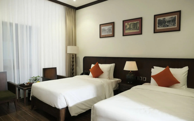 Paul Chabot Hotel