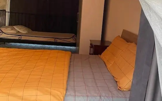 Nur Karen Taş Konak