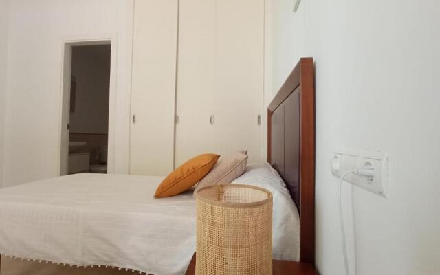 Luxury apartment with sea views in golf area.