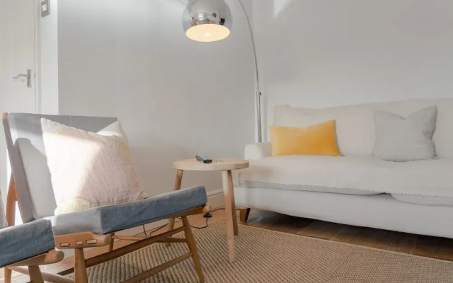 2 Bedroom Apartment Near Ladbroke Grove