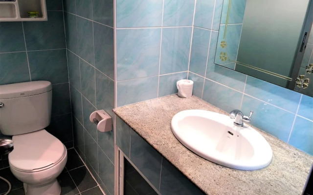 15th Floor Sea View Apartment - Sleeps 2