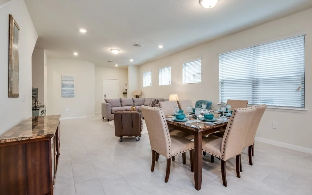 Misty Oak Circle Villa  Solterra