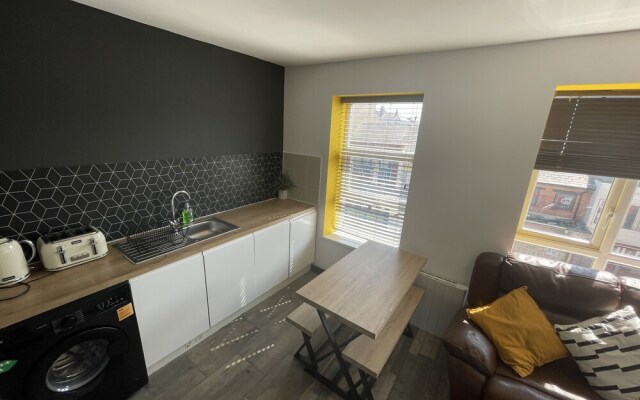 The Willow - Superb Spacious 3 Bed Room Apartment