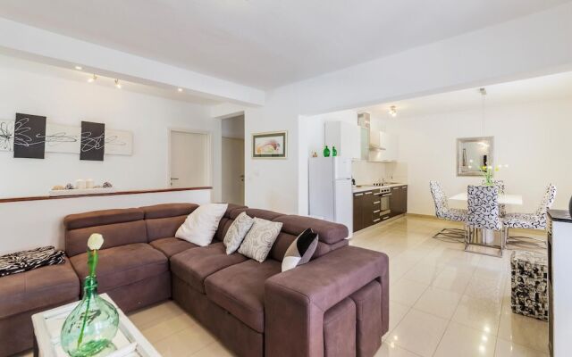 Awesome Home in Labin with Hot Tub, WiFi & 5 Bedrooms