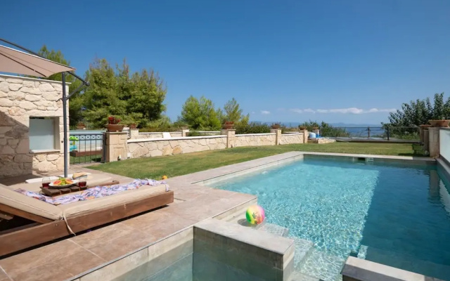 Sunny Villa Dio in Chaniotis