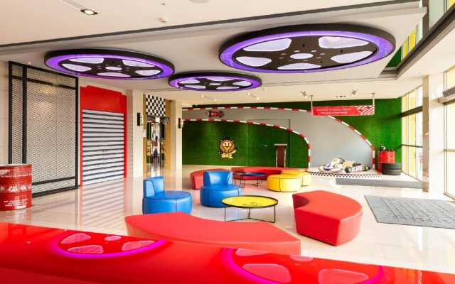 Holiday Garden Hotel SKM Park