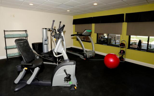 Holiday Inn Express Hotel & Suites Marion Northeast by IHG