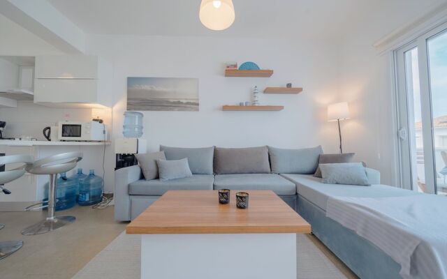 Modern Studio Apartment With Lovely sea View