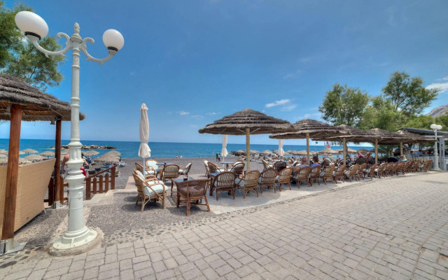 Nostos Beach
