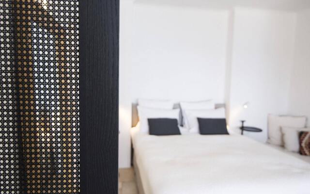 Porto Fira Suites