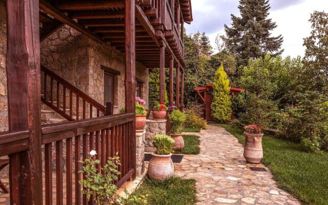 Pera Alonia Guest House