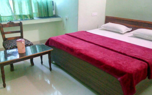 Raj Shanti Guest House Sarnath
