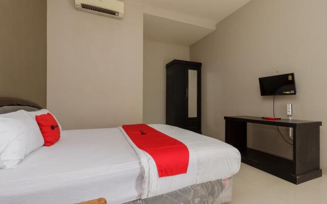 RedDoorz Syariah near Taman Air Mancur Bogor
