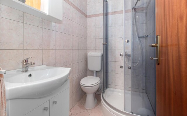 Amazing Apartment in Jadranovo With 2 Bedrooms and Wifi