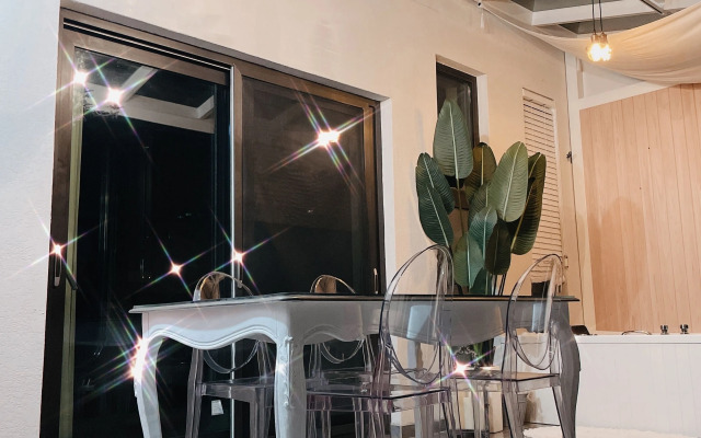 Lim Sea Side Poolvilla Pension