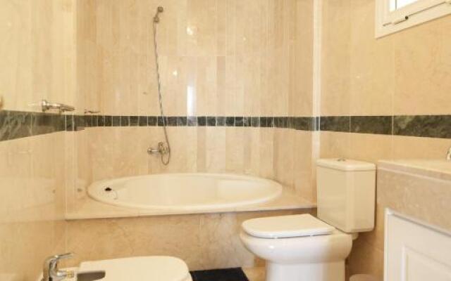 Colonial Suite
