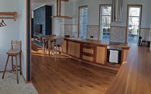 "Winter" Apartment