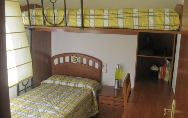 Lovely Holiday Home in Fràncas with Hot Tub