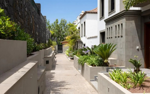 La Casita Gris