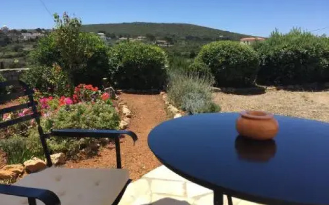 Villa Lemonia - Guest House