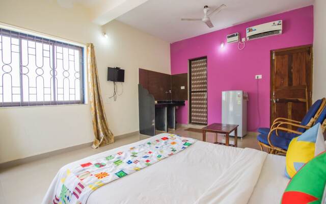 OYO 13211 Home Spacious Studio Morjim Beach