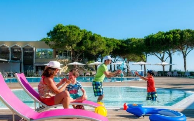 Le Village des Isles