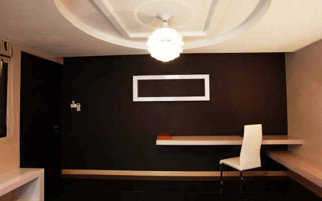 9w Boutique Studio