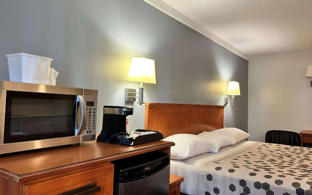 Econo Lodge Motel Village